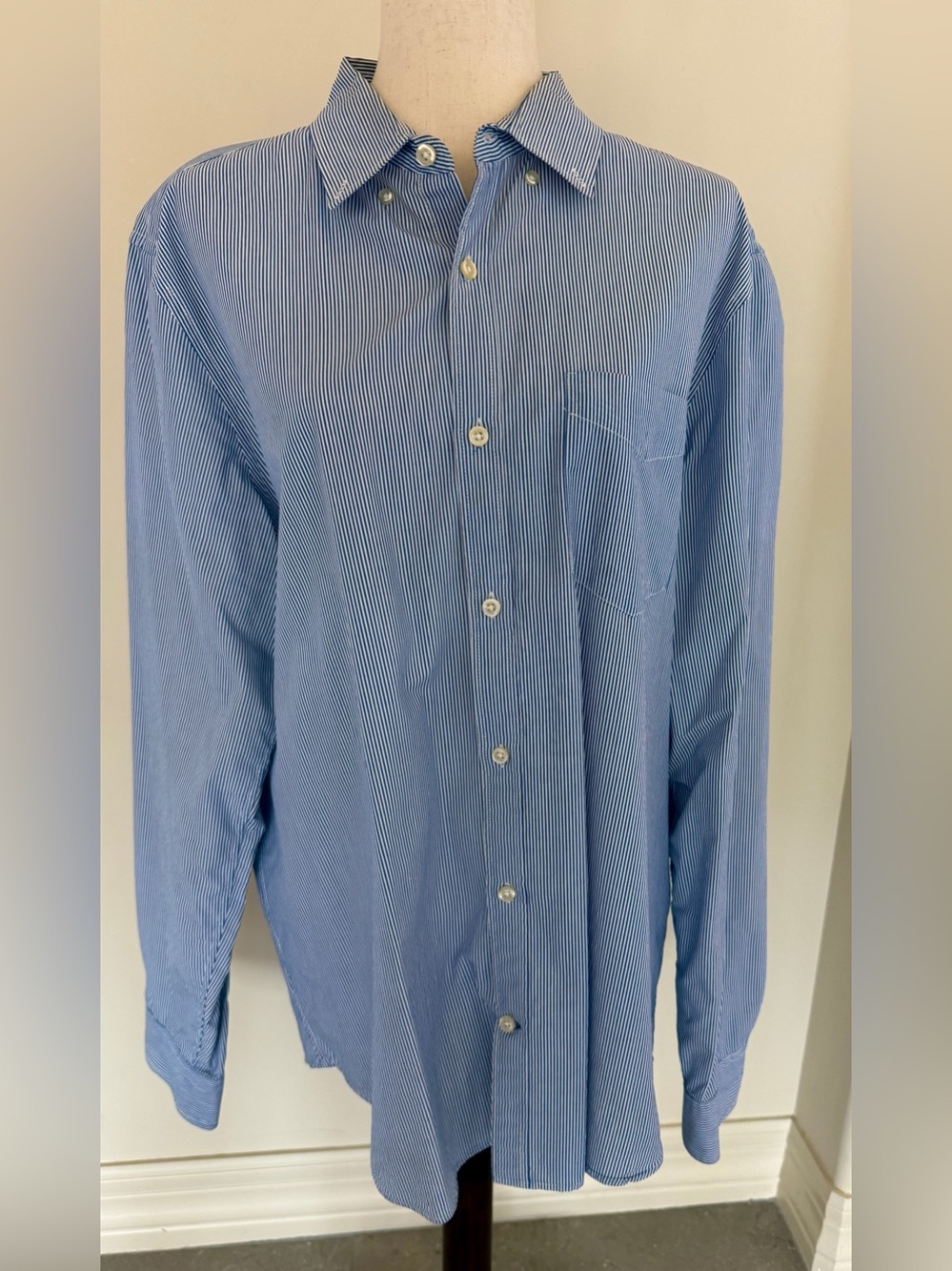 GAP Men’s XL Slim Fit Blue White Striped Button Down Shirt 100% Cotton